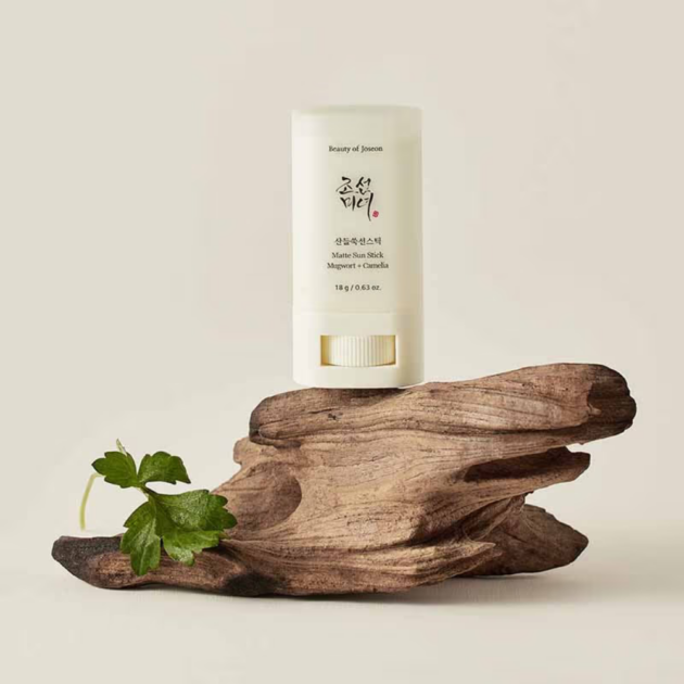 Beauty Of Joseon Matte Sunscreen Stick Mugwort + Camelia SPF 50 PA++++ (18g) - Image 3